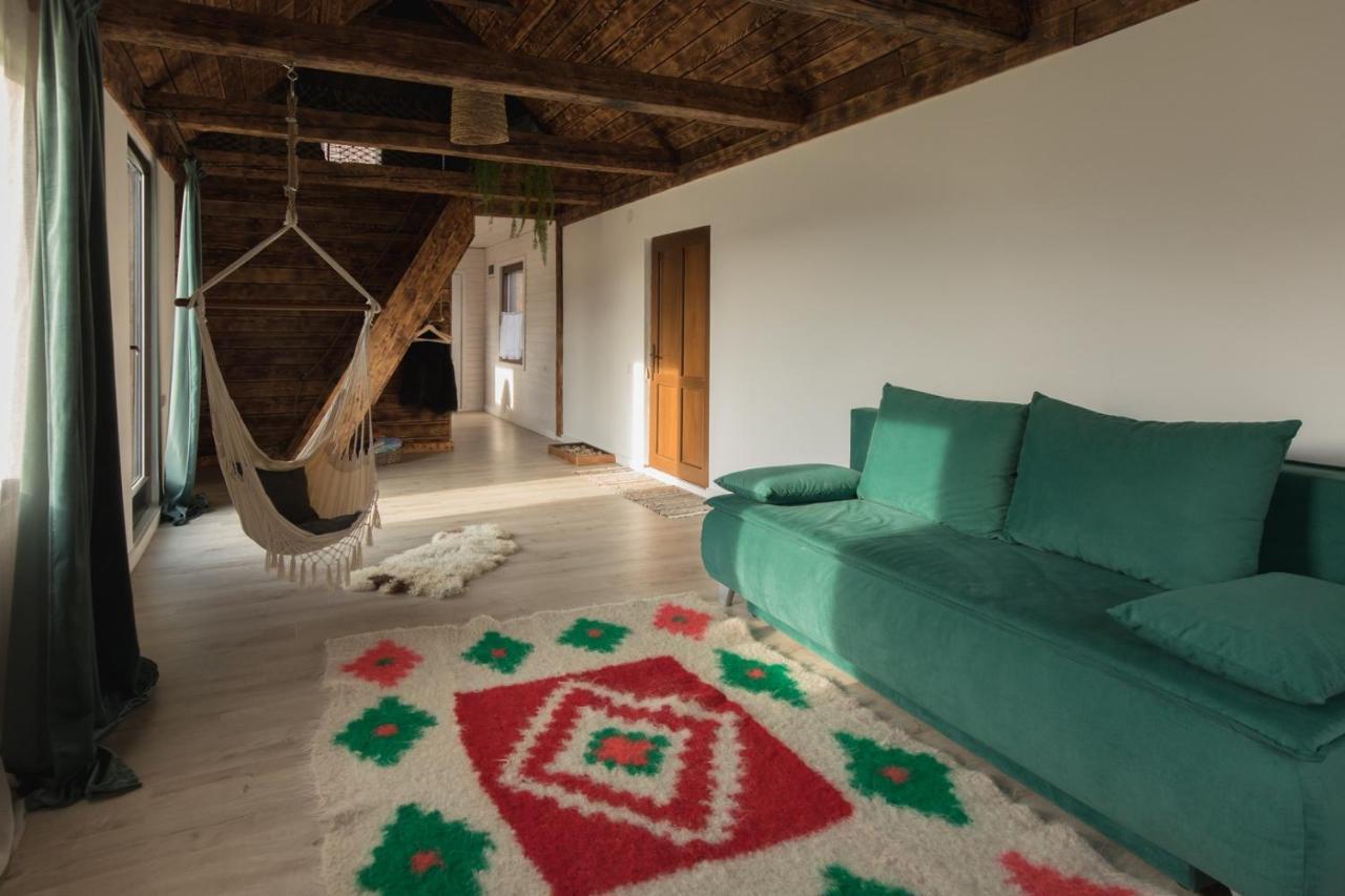 Organicle Lodge Sincraieni Ngoại thất bức ảnh