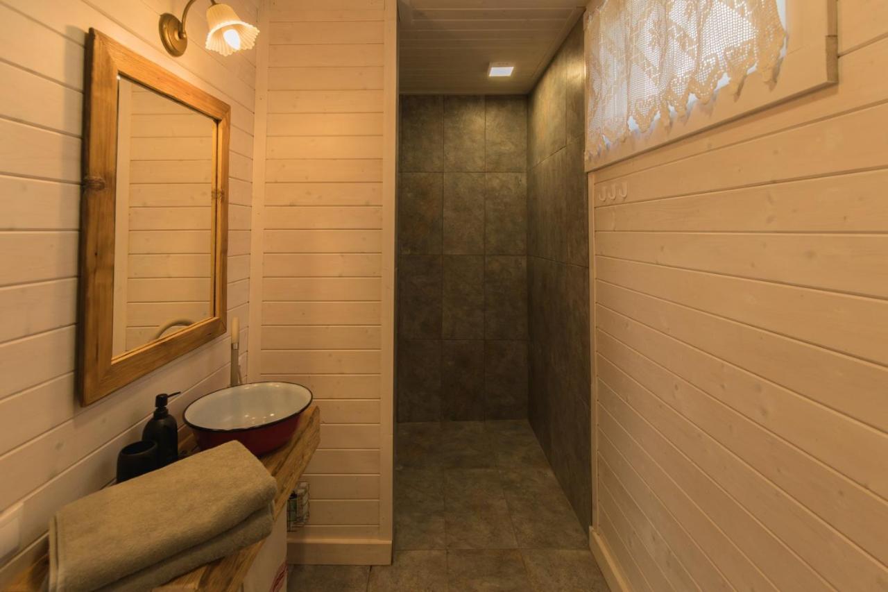 Organicle Lodge Sincraieni Ngoại thất bức ảnh